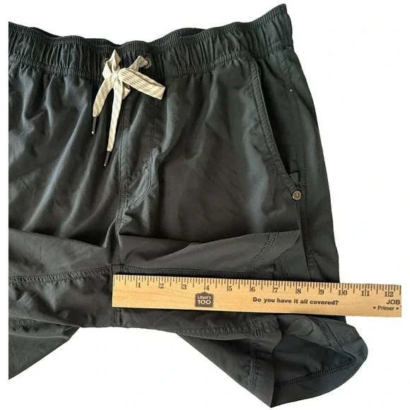 Vuori Men's Athletic Shorts Gray Drawstring Pocket Active Casual Gym - Picture 6 of 9